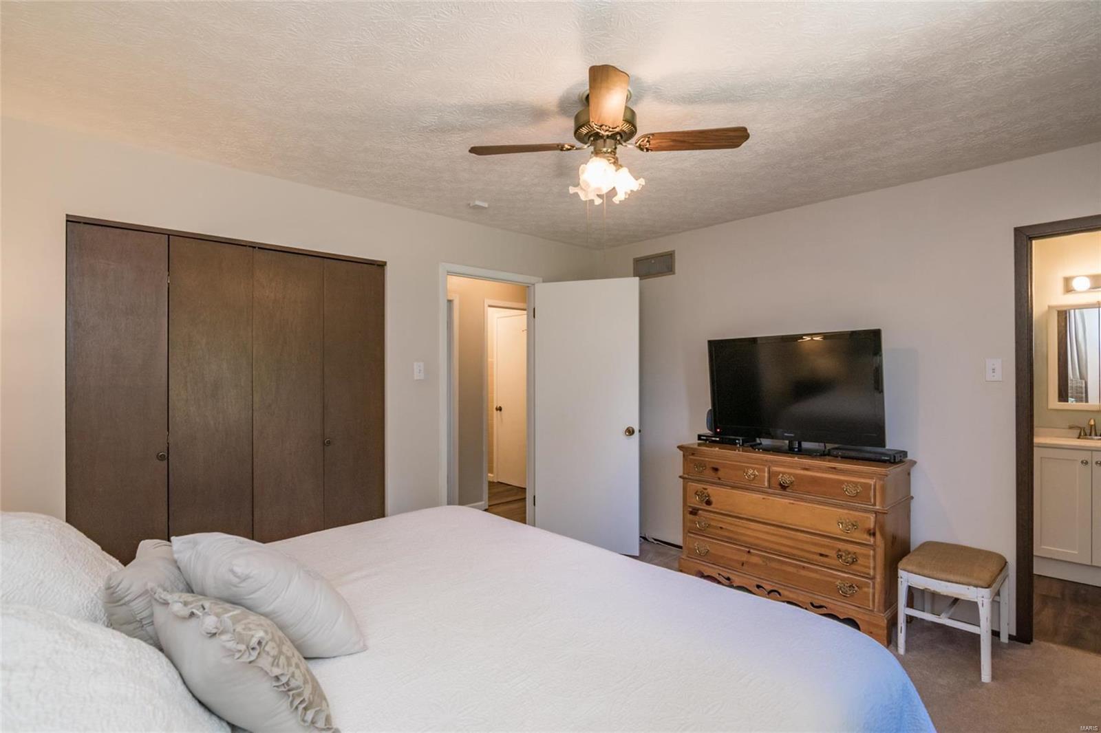 3307 Bluff Road Edwardsville, IL 62025 - Photo 12 of 42 Gallery Image 12