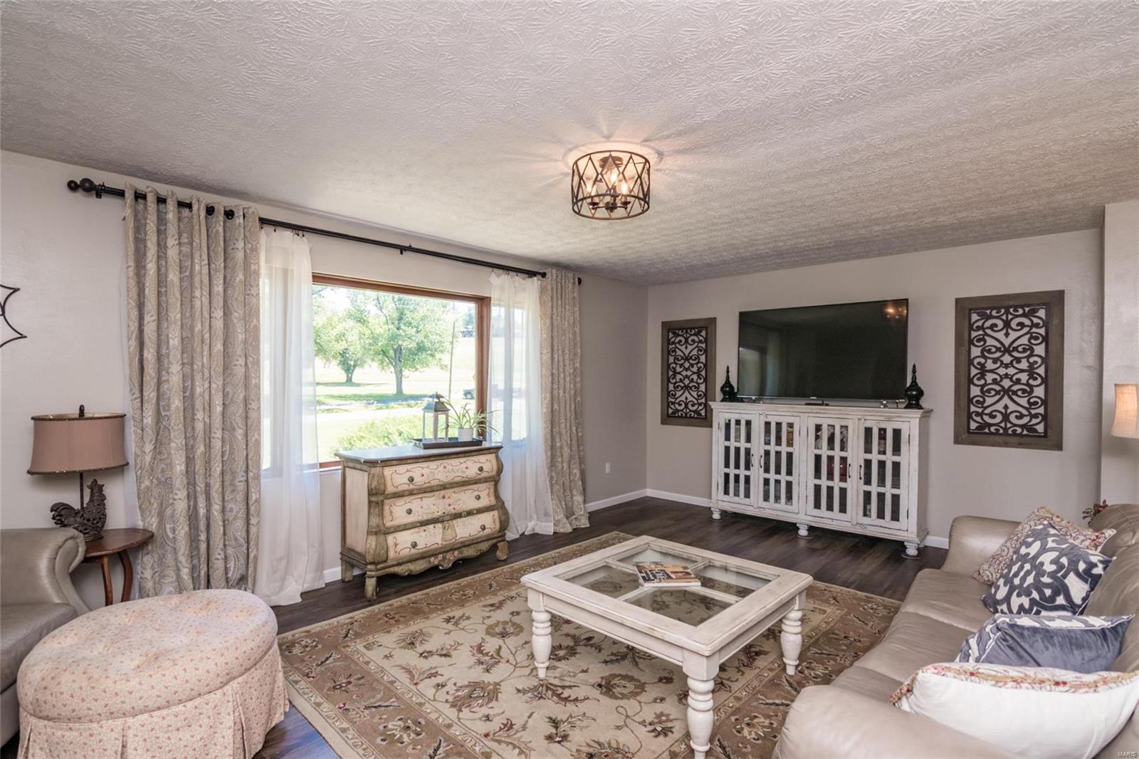 3307 Bluff Road Edwardsville, IL 62025 - Photo 4 of 42 Gallery Image 4