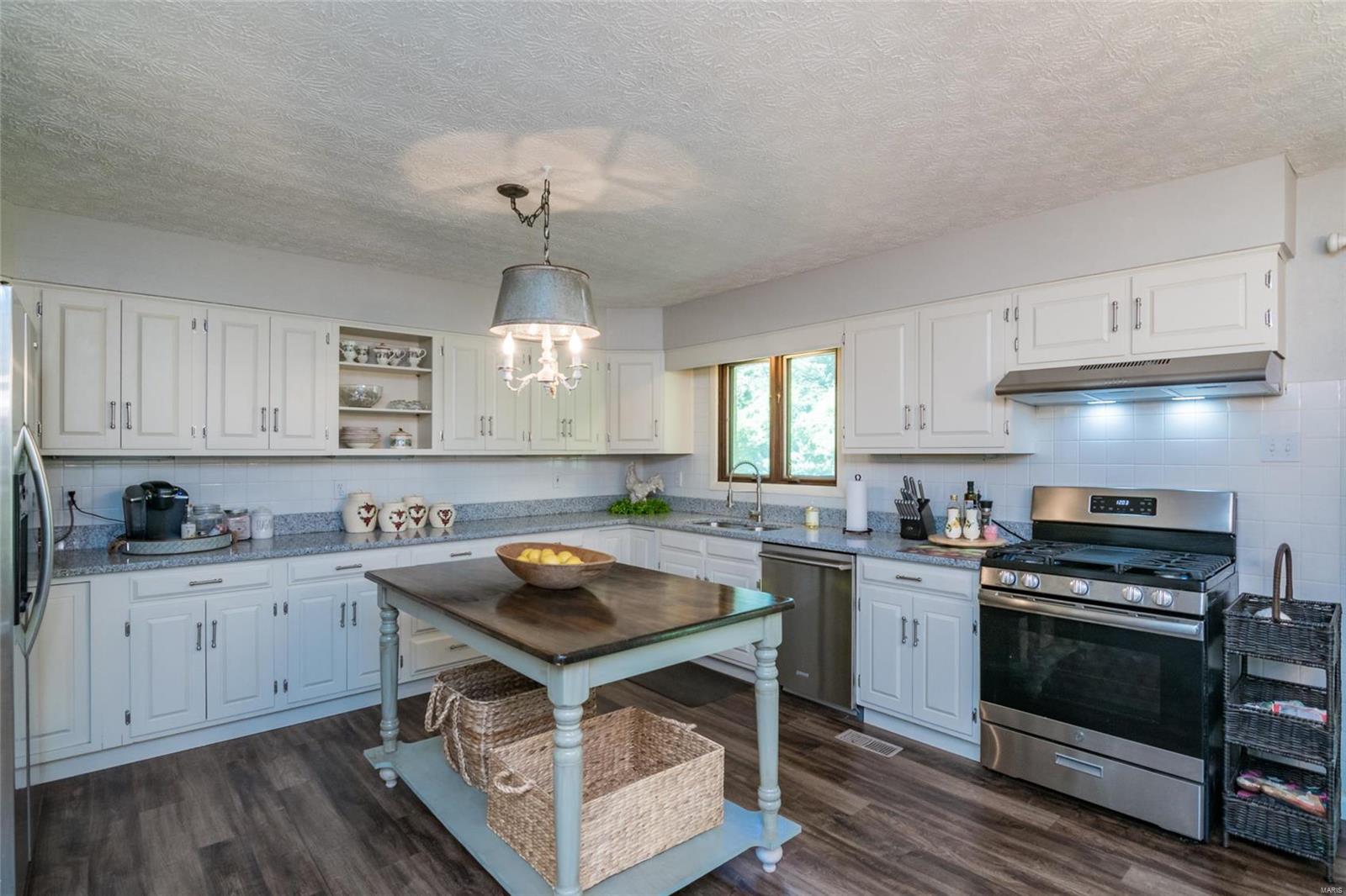 3307 Bluff Road Edwardsville, IL 62025 - Photo 7 of 42 Gallery Image 7