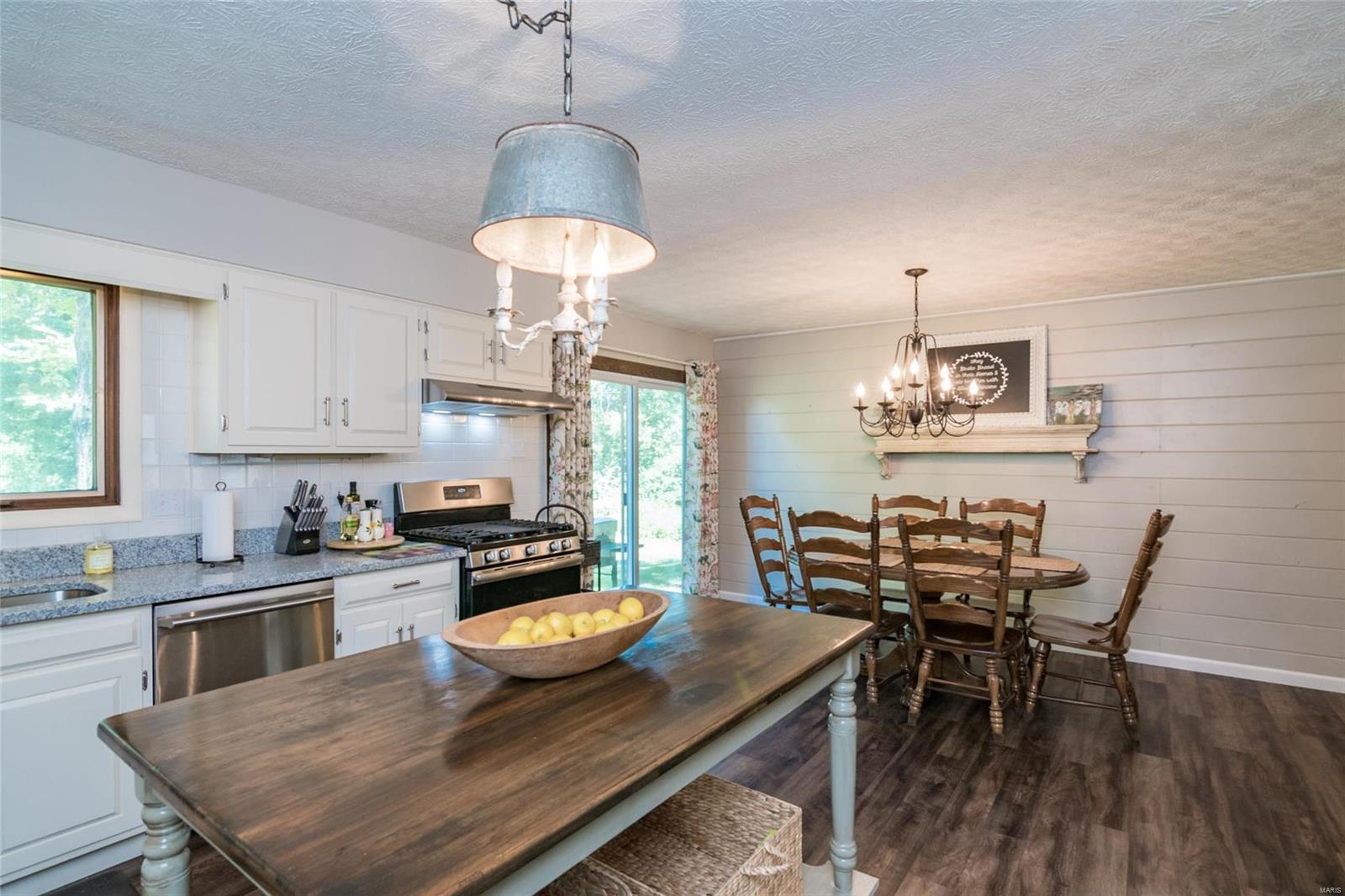 3307 Bluff Road Edwardsville, IL 62025 - Photo 10 of 42 Gallery Image 10