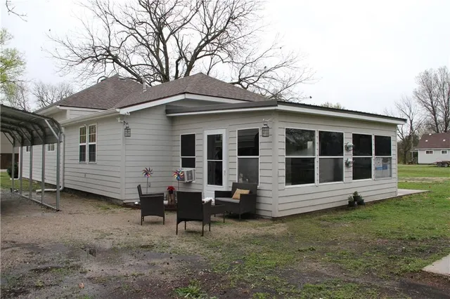 $130,000 | 2330 Briggs Avenue, Parsons, KS 67357