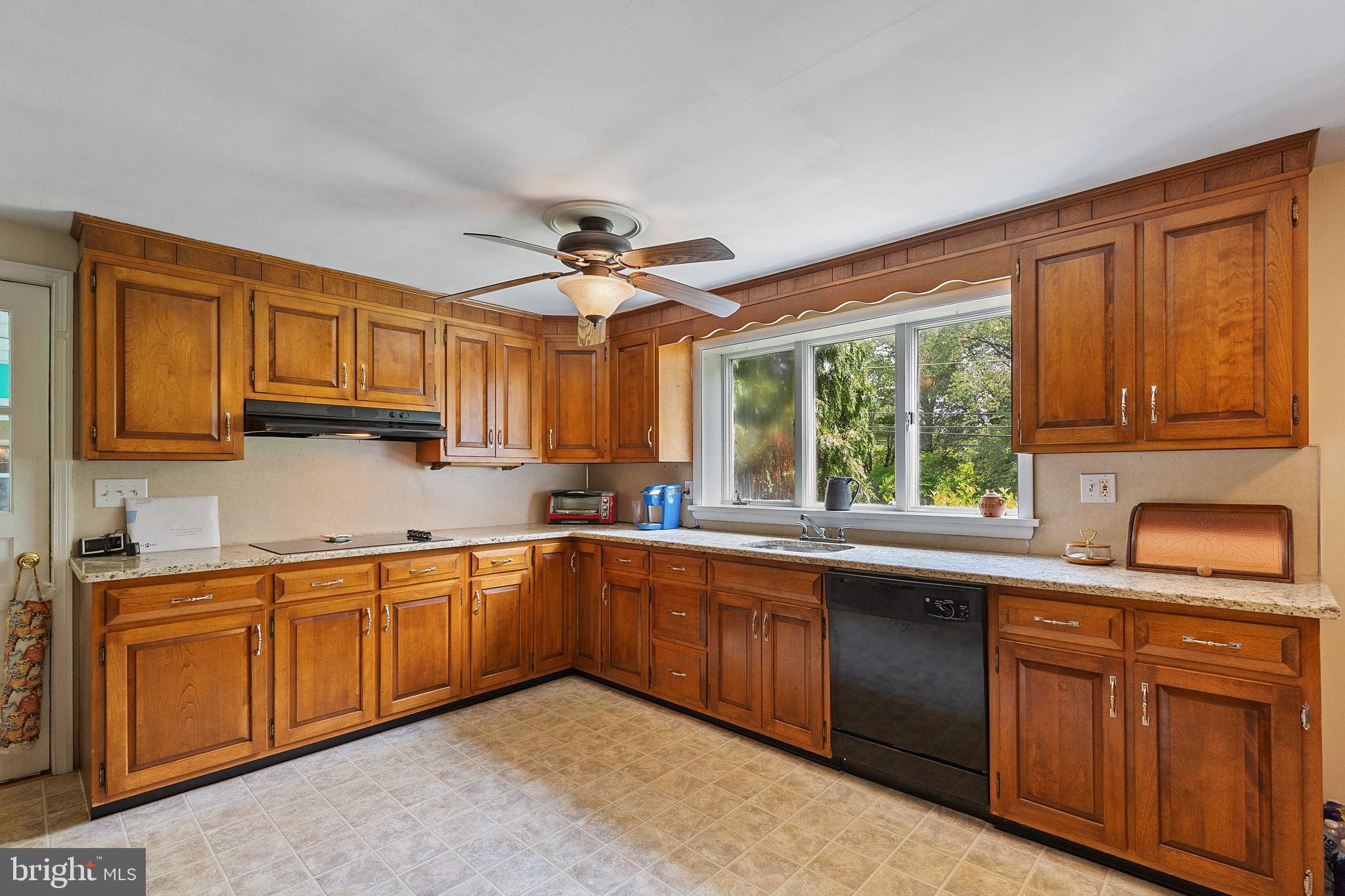 87 Hill Church Road Spring City, PA 19475 - Photo 8 of 29