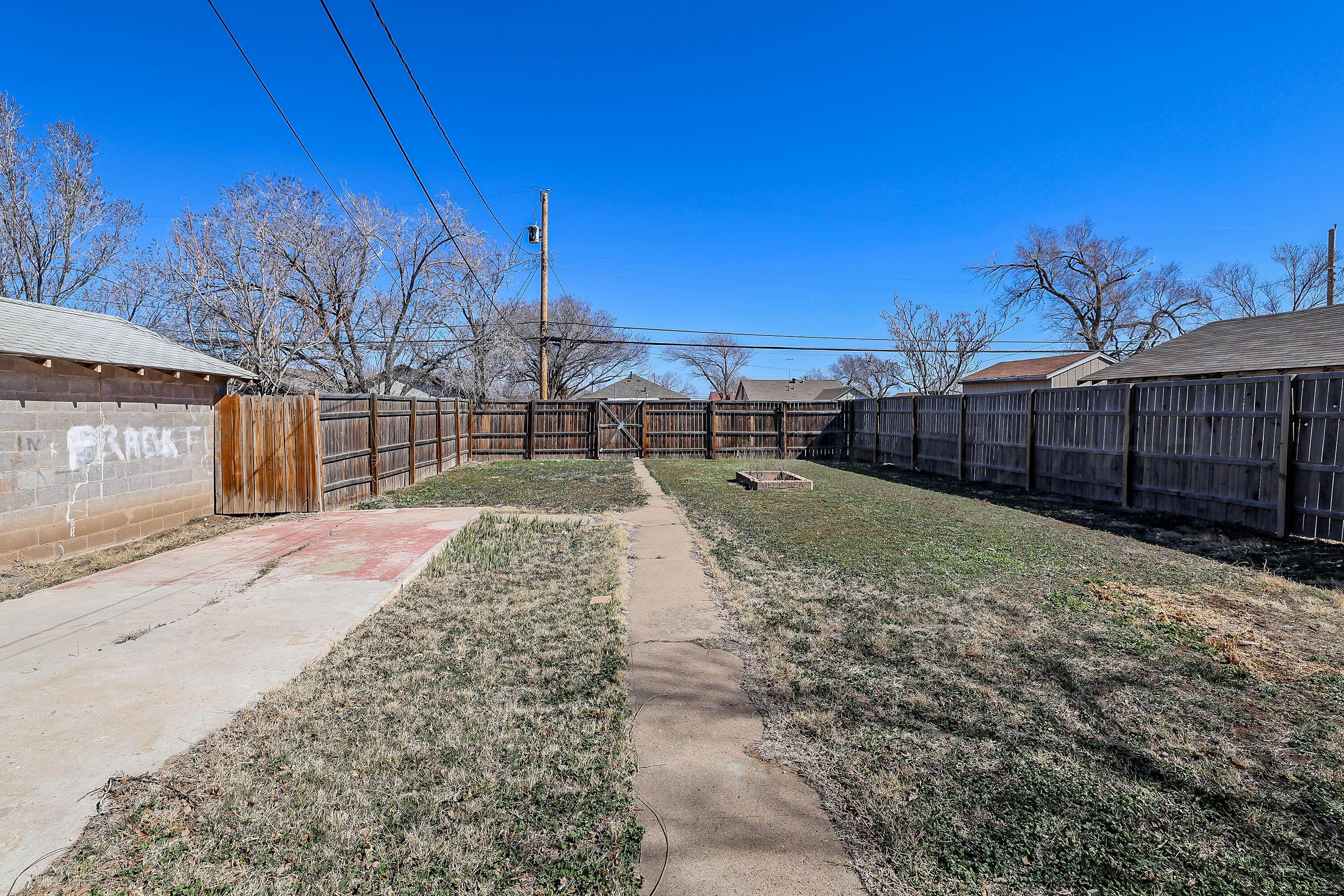3905 South Tyler Street Amarillo, TX 79110 - Photo 3 of 25 23-Backyard