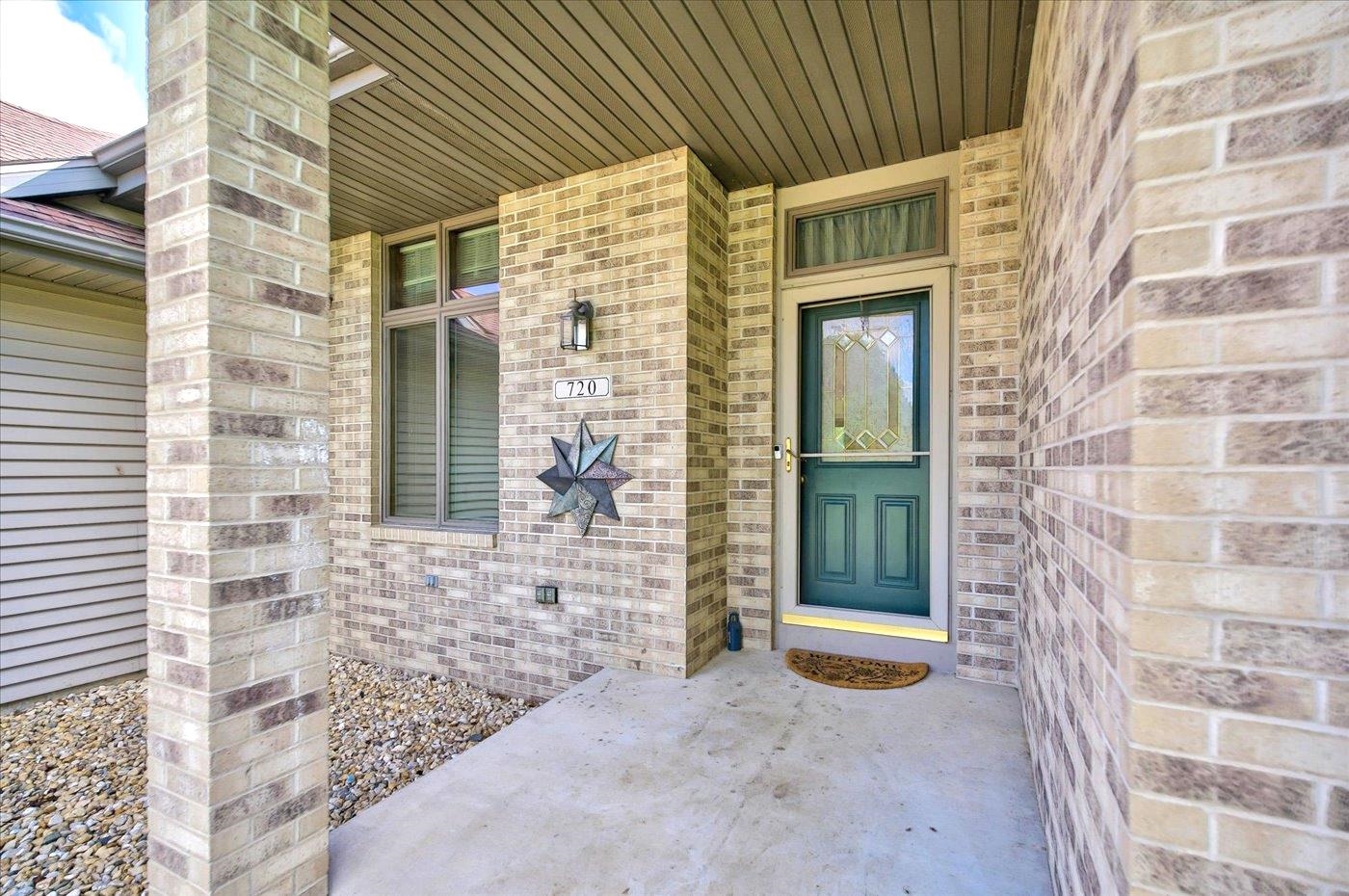720 Waveland Road Janesville, WI 53548 - Photo 2 of 64