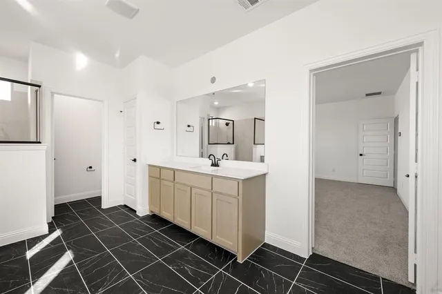 $587,484 | 205 Hollingsworth Lane, Glenn Heights, TX 75154