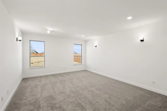 $587,484 | 205 Hollingsworth Lane, Glenn Heights, TX 75154