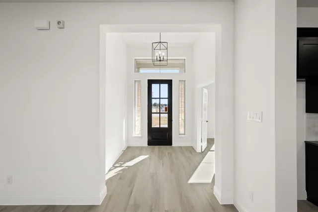 $587,484 | 205 Hollingsworth Lane, Glenn Heights, TX 75154