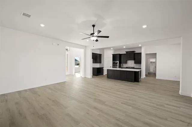 $587,484 | 205 Hollingsworth Lane, Glenn Heights, TX 75154