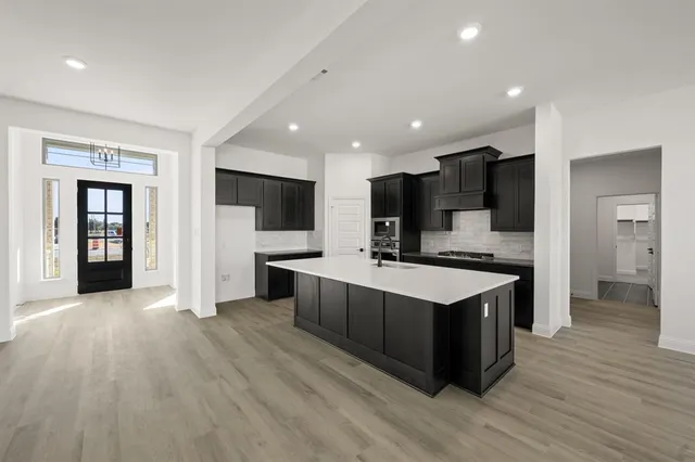 $587,484 | 205 Hollingsworth Lane, Glenn Heights, TX 75154