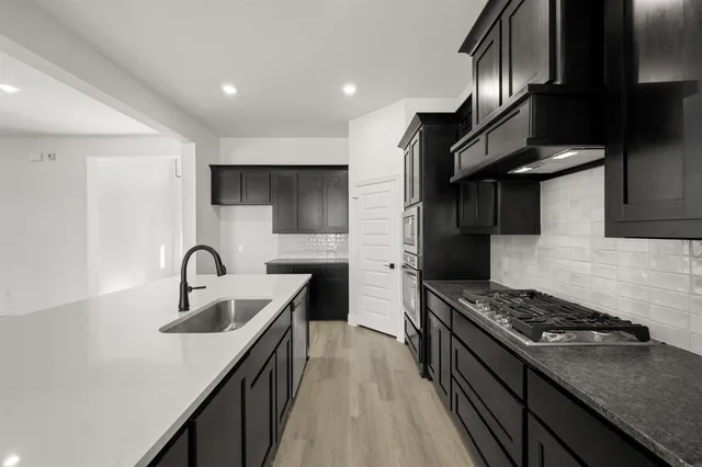 $587,484 | 205 Hollingsworth Lane, Glenn Heights, TX 75154