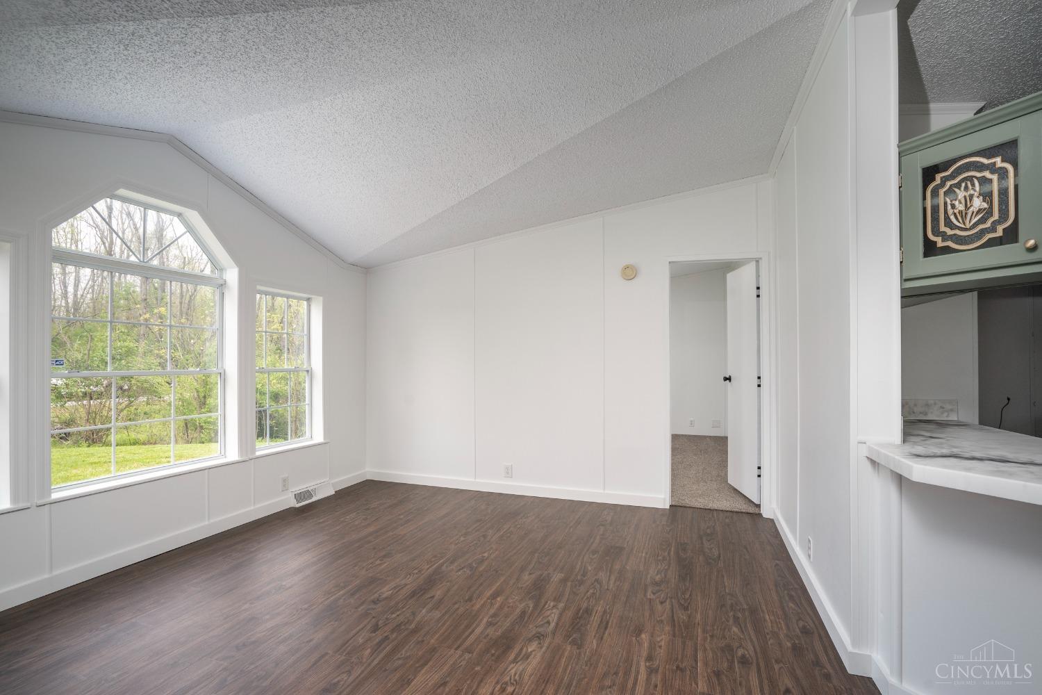 12984 Jamison Road Leesburg, OH 45135 - Photo 7 of 24 Gallery Image 7