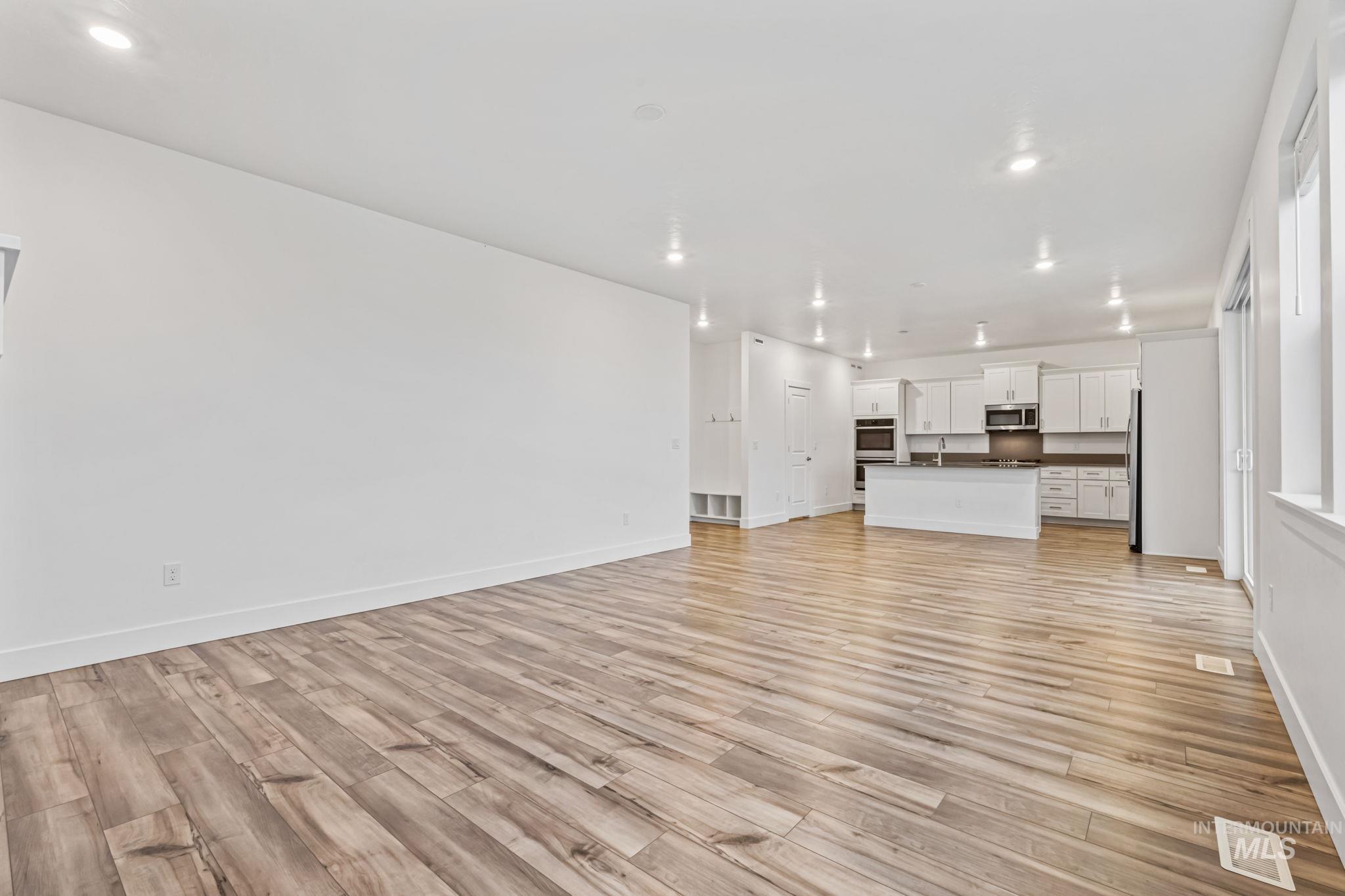 14370 Fractus Drive Caldwell, ID 83607 - Photo 5 of 42