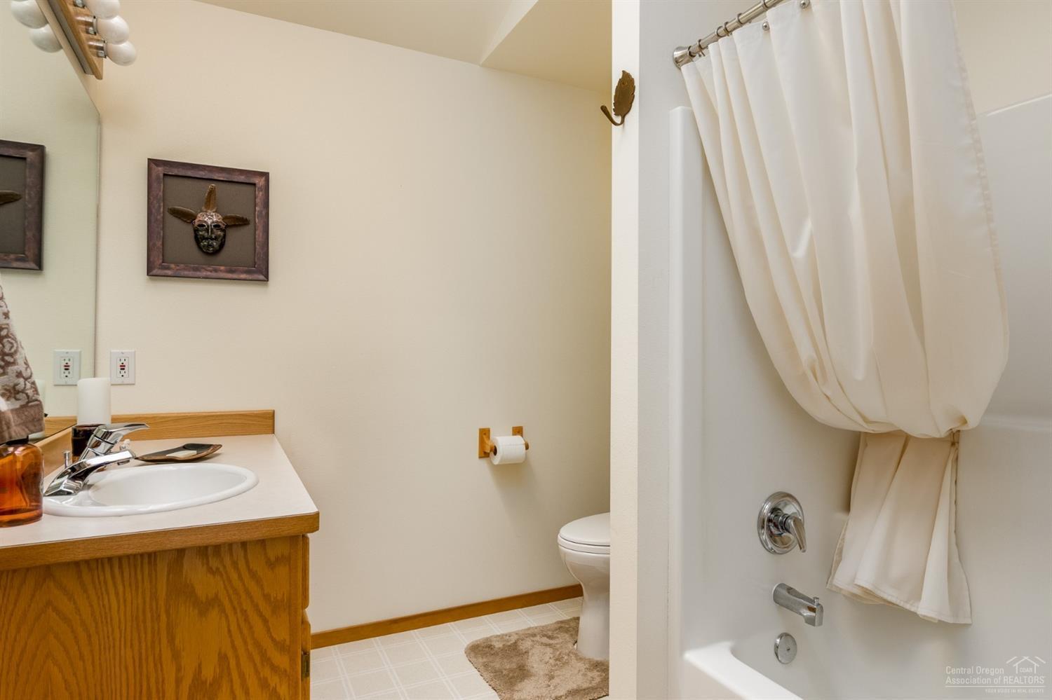 17651 Bittern Lane Sunriver, OR 97707 - Photo 12 of 25 Guest bath is upstairs