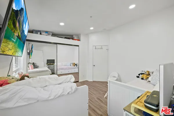 $565,000 | 11377 Osborne Place, Unit 6, Sylmar, CA 91342