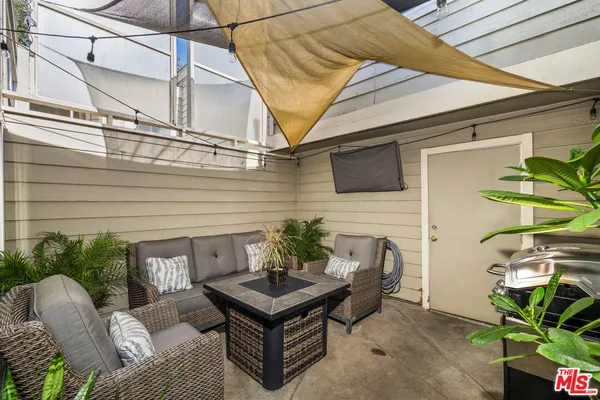 $565,000 | 11377 Osborne Place, Unit 6, Sylmar, CA 91342