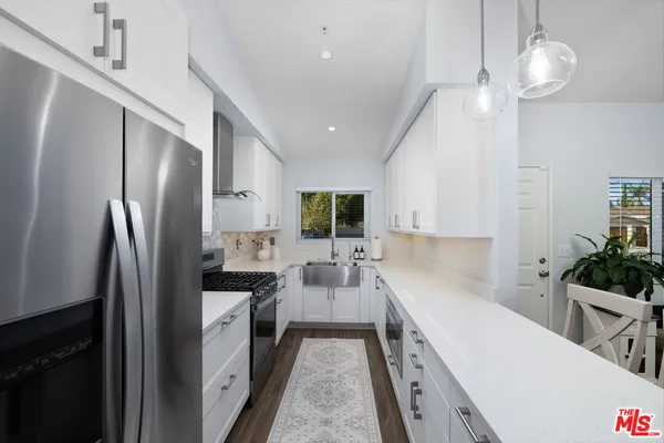 $565,000 | 11377 Osborne Place, Unit 6, Sylmar, CA 91342