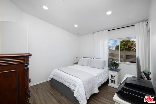 $565,000 | 11377 Osborne Place, Unit 6, Sylmar, CA 91342