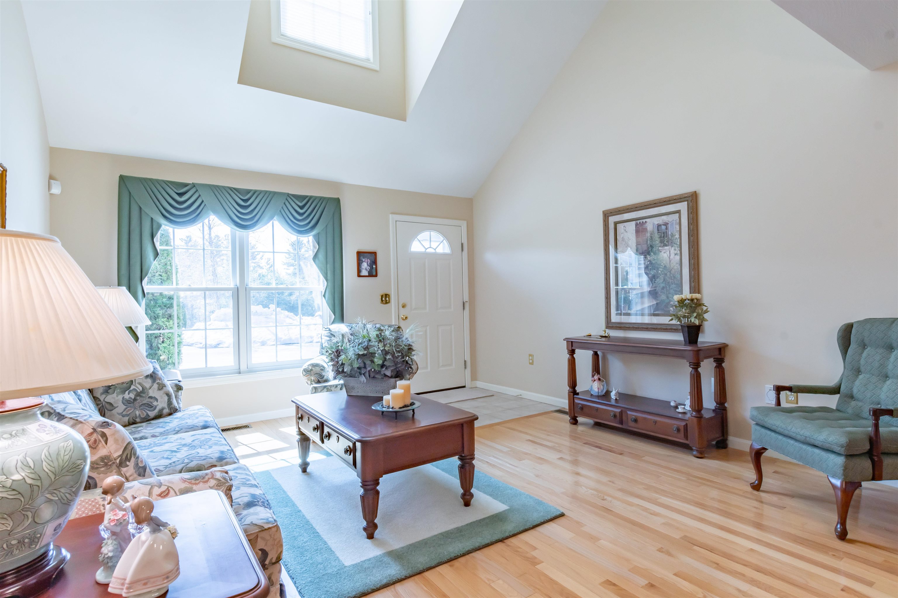 26 Pleasant Street Windham, NH 03087 - Photo 3 of 33