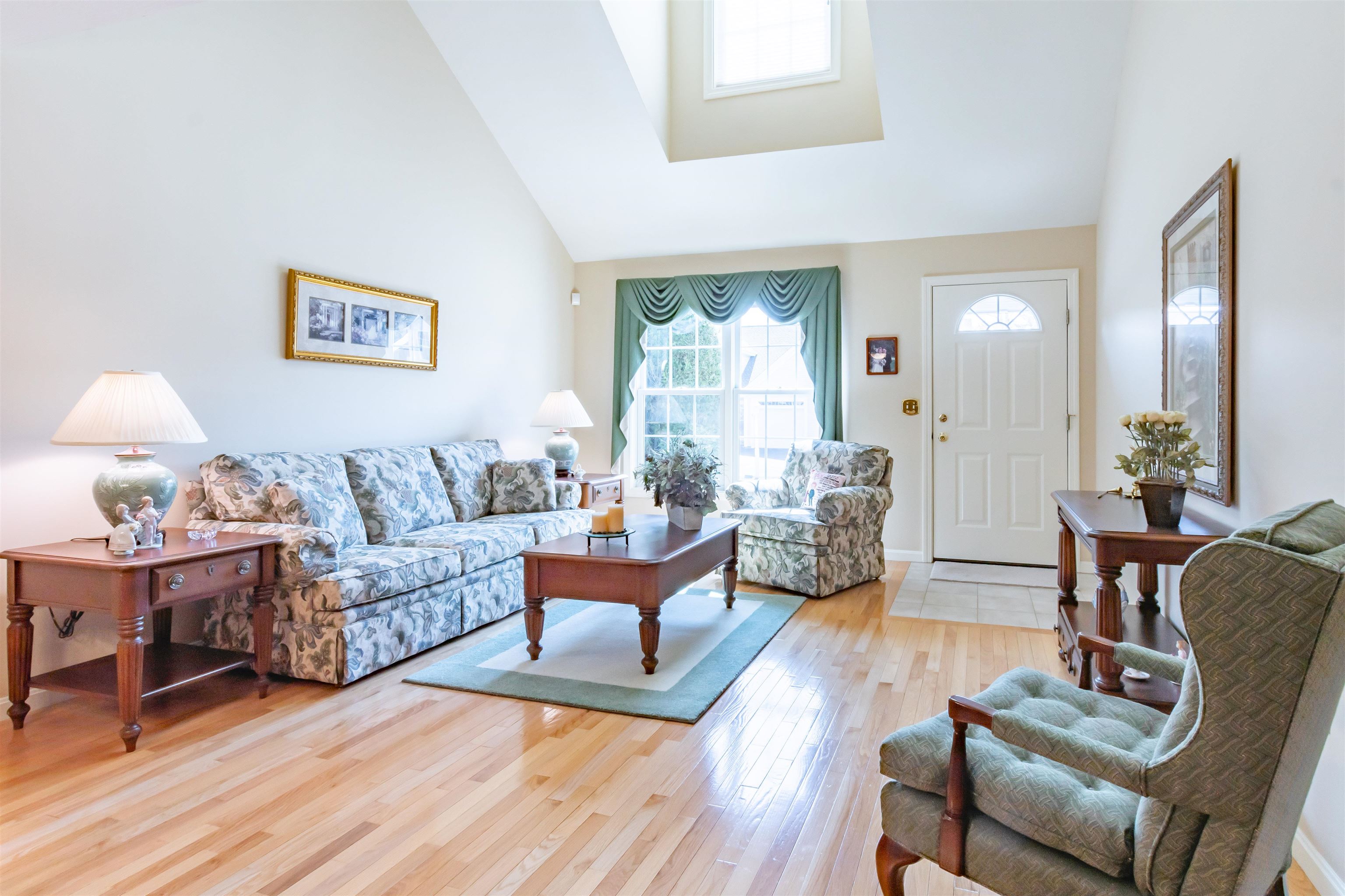 26 Pleasant Street Windham, NH 03087 - Photo 4 of 33
