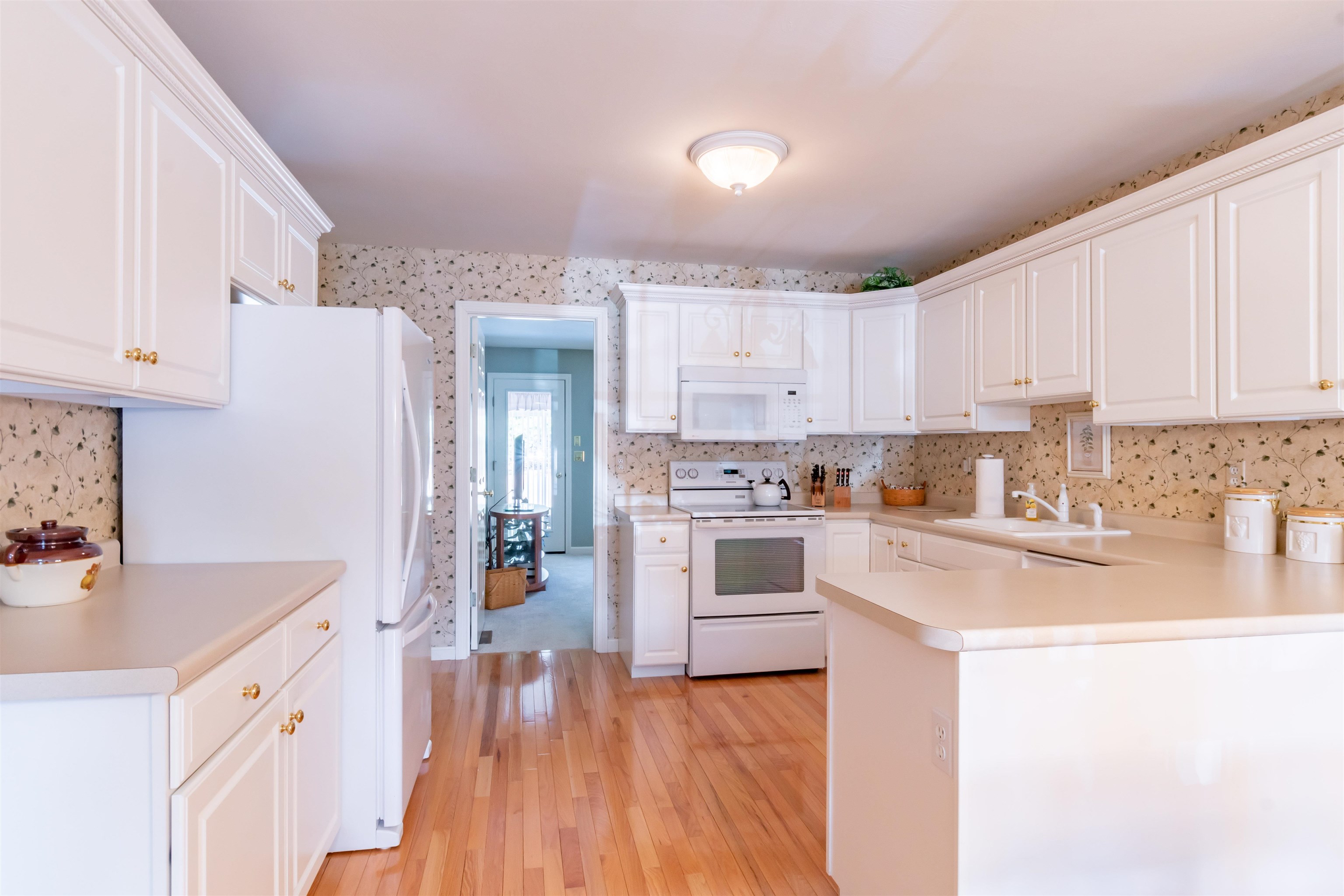 26 Pleasant Street Windham, NH 03087 - Photo 9 of 33