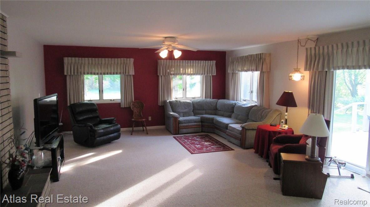 9374 South State Road Goodrich, MI 48438 - Photo 20 of 40 IMG_9265.JPG