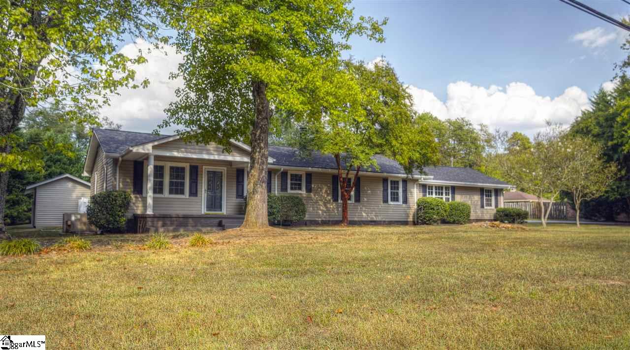 2305 East Lee Road Taylors, SC 29687 - Photo 1 of 27 Welcome Home!