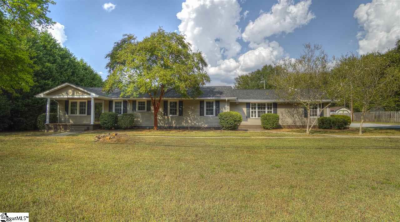 2305 East Lee Road Taylors, SC 29687 - Photo 2 of 27 Gallery Image 2