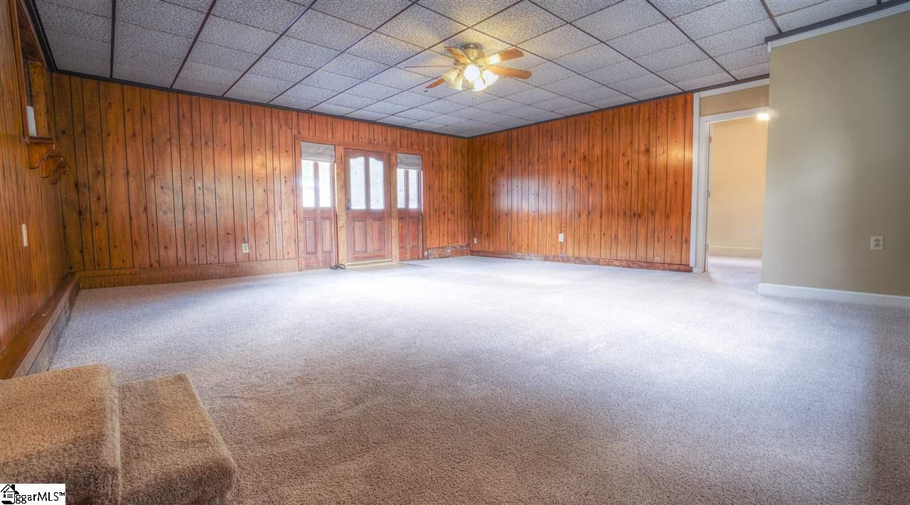 2305 East Lee Road Taylors, SC 29687 - Photo 16 of 27 Den, Family or Bonus room … so much space for the family!