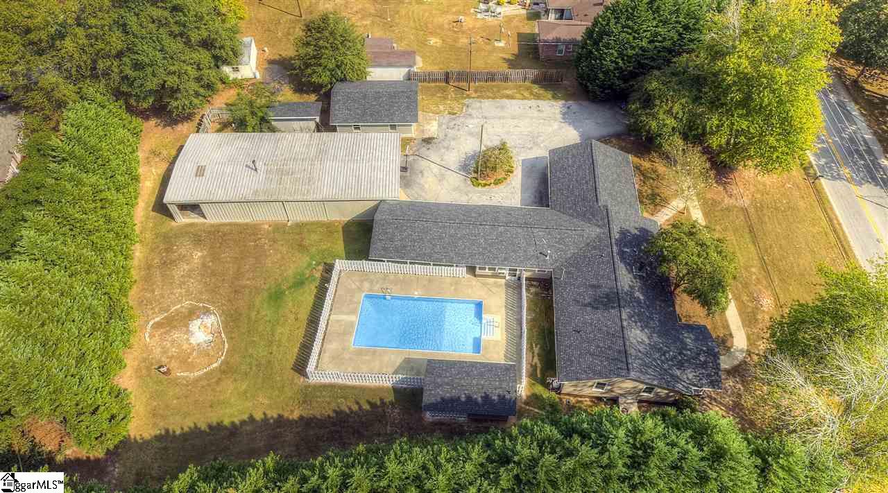 2305 East Lee Road Taylors, SC 29687 - Photo 4 of 27 Gallery Image 4
