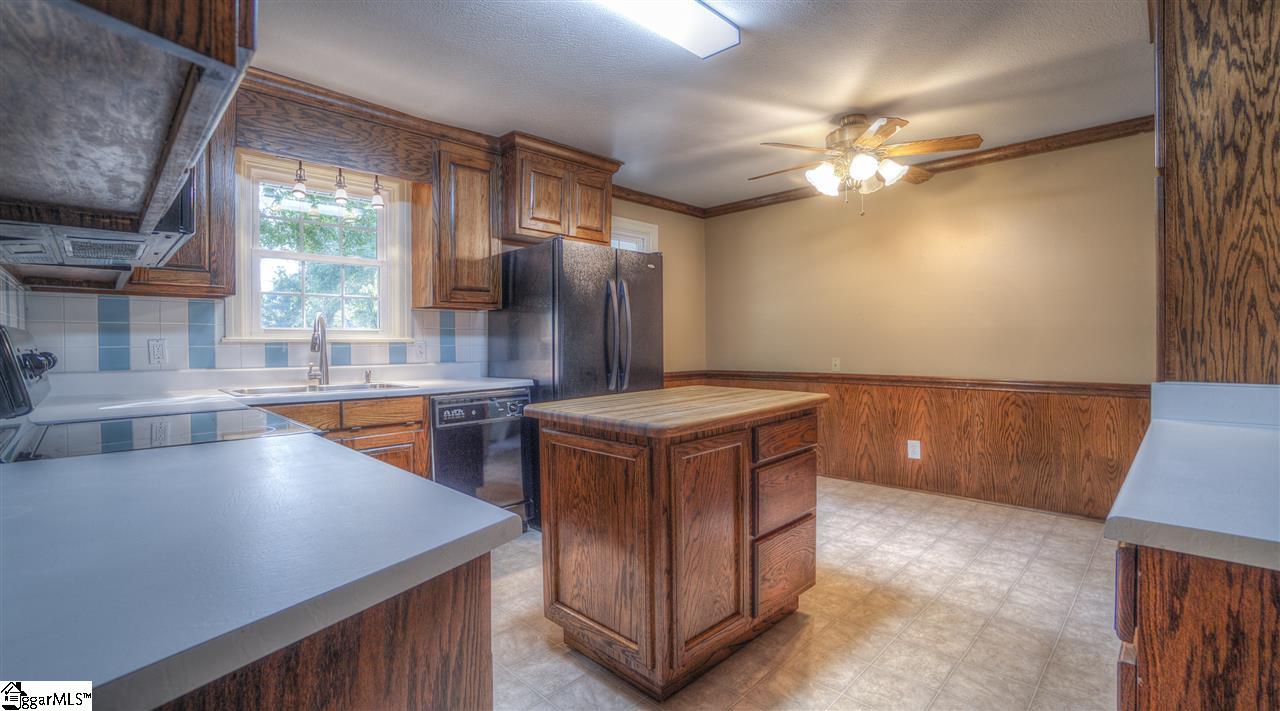 2305 East Lee Road Taylors, SC 29687 - Photo 7 of 27 All that's missing is you and your morning cup of coffee in the breakfast area.