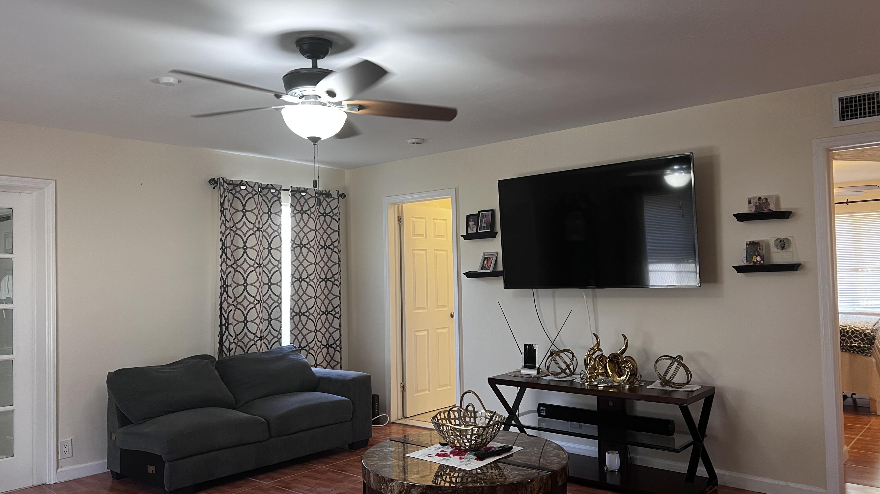 3029 Avenue T Riviera Beach, FL 33404 - Photo 11 of 32 IMG_7234
