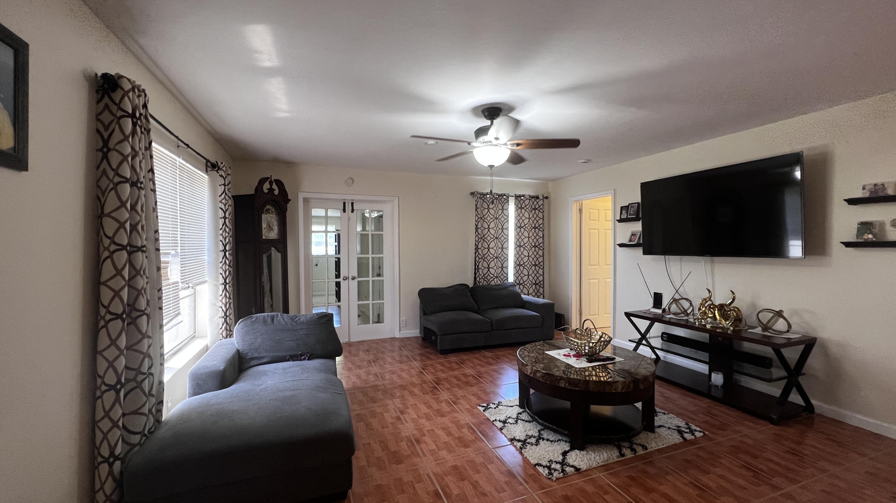 3029 Avenue T Riviera Beach, FL 33404 - Photo 12 of 32 IMG_7236