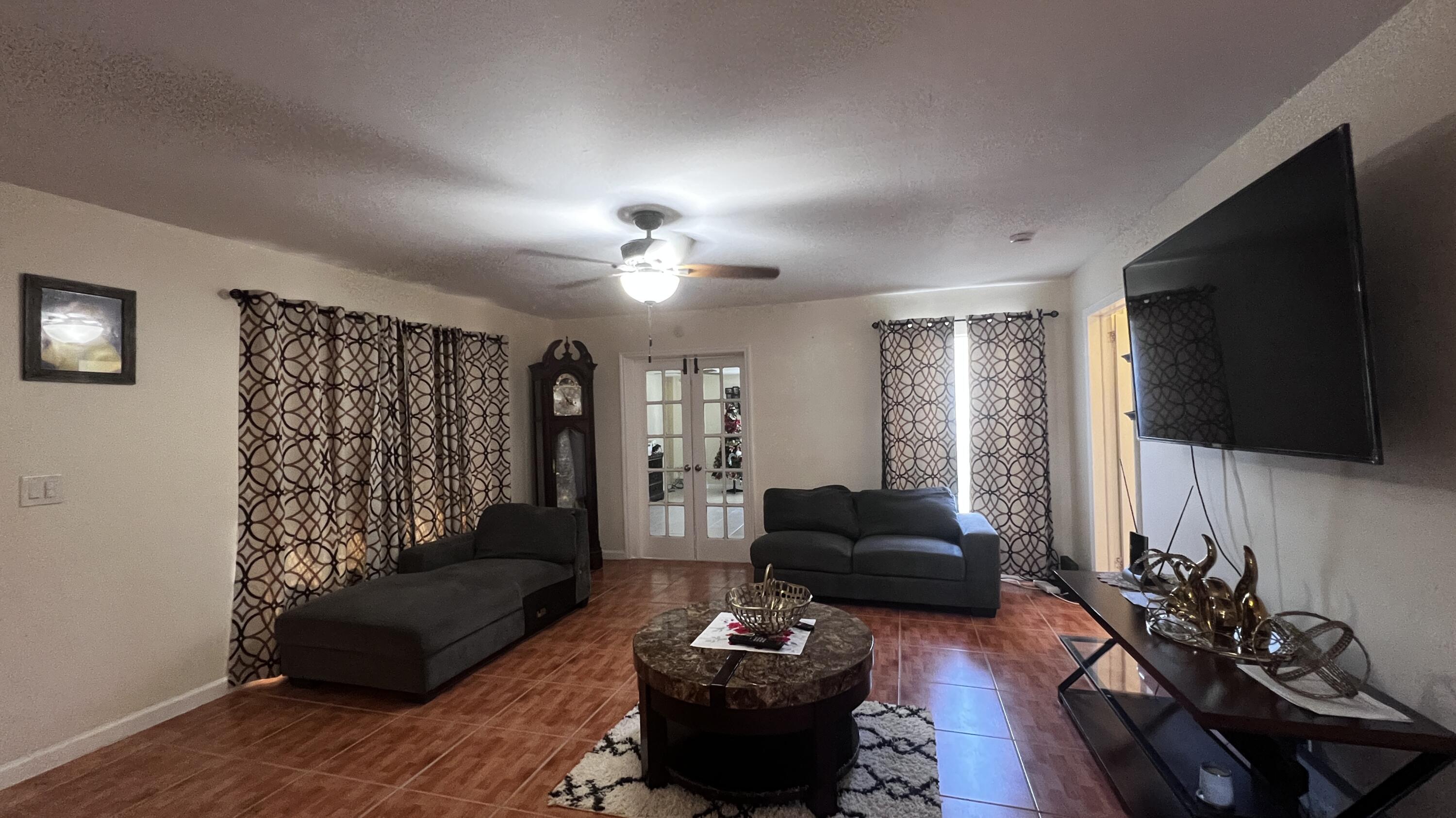 3029 Avenue T Riviera Beach, FL 33404 - Photo 13 of 32 IMG_7238