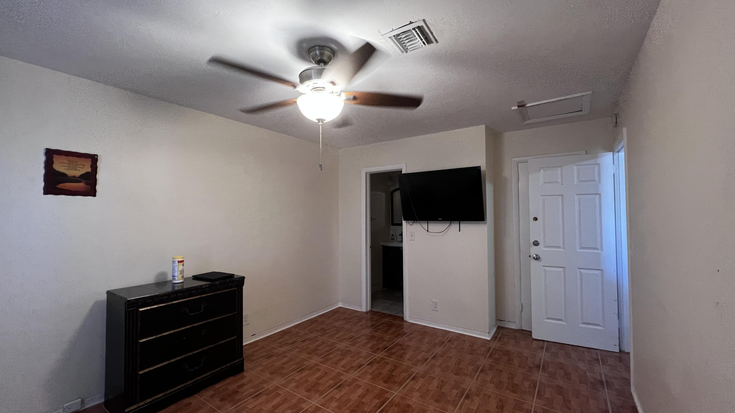 3029 Avenue T Riviera Beach, FL 33404 - Photo 24 of 32 IMG_7251