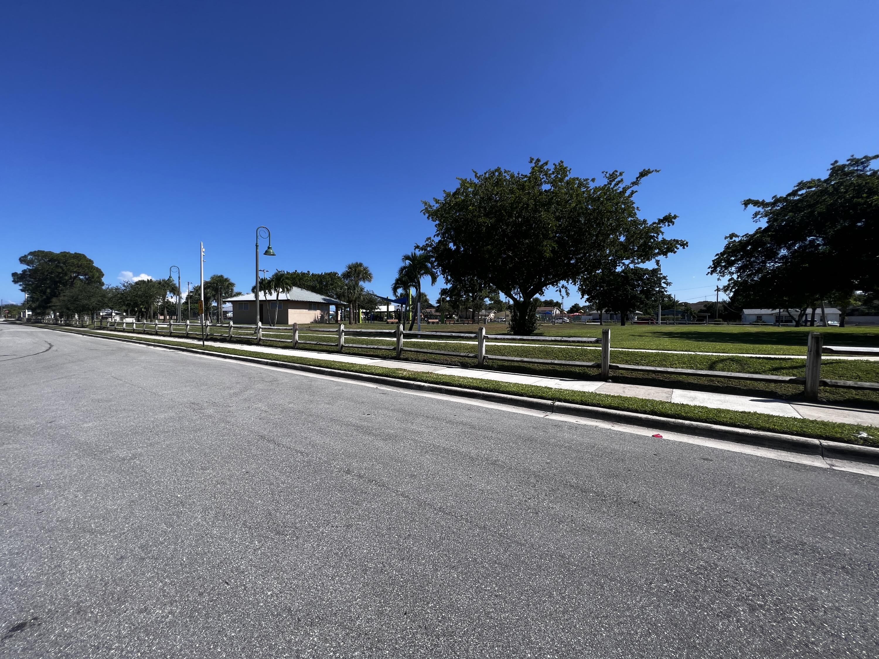 3029 Avenue T Riviera Beach, FL 33404 - Photo 30 of 32 IMG_7258
