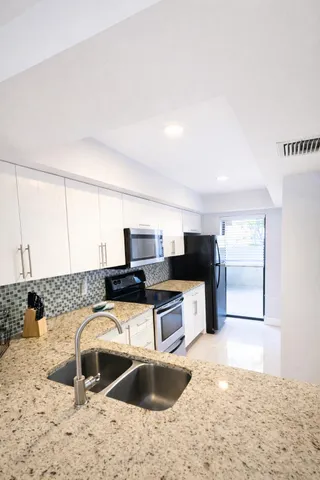 $2,200 | 11596 Northwest 45th Street, Unit 4, Coral Springs, FL 33065