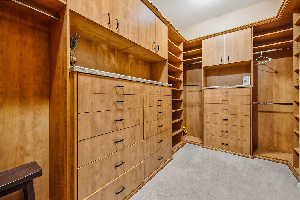 35202 Vista Del Monte Rancho Mirage, CA 92270 - Photo 29 of 35 a view of walk in closet