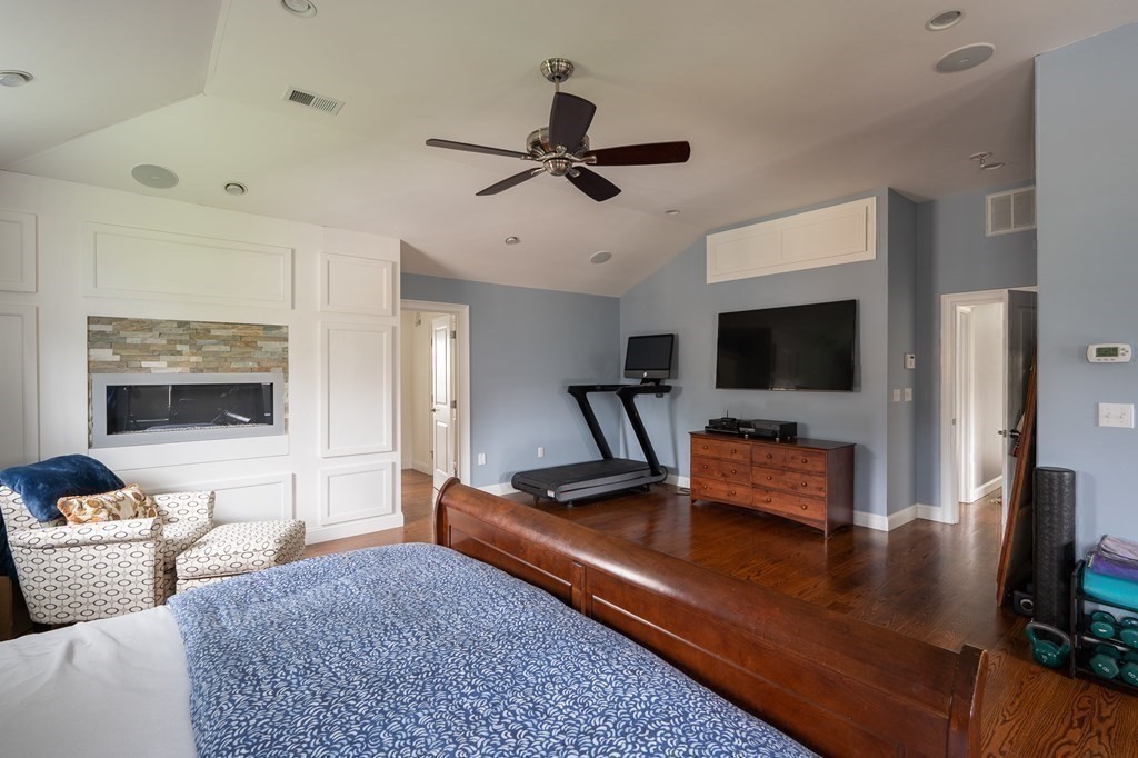 55 Magnolia Way Canton, MA 02021 - Photo 13 of 37