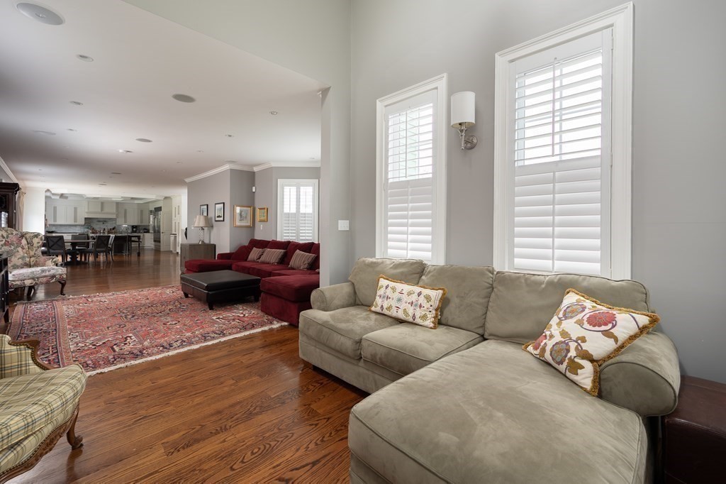 55 Magnolia Way Canton, MA 02021 - Photo 6 of 37