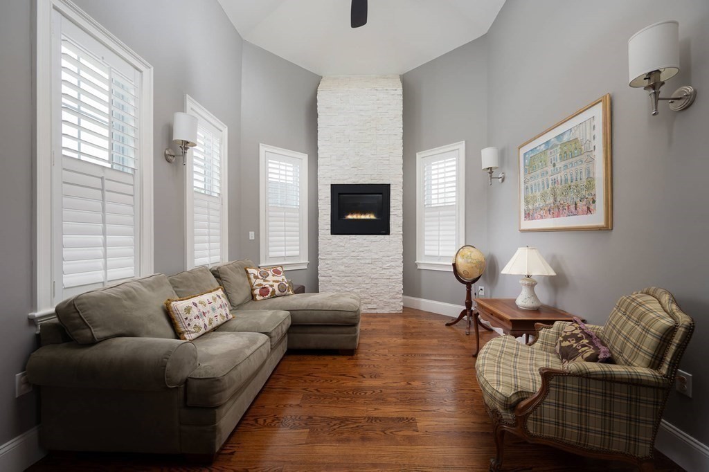 55 Magnolia Way Canton, MA 02021 - Photo 9 of 37