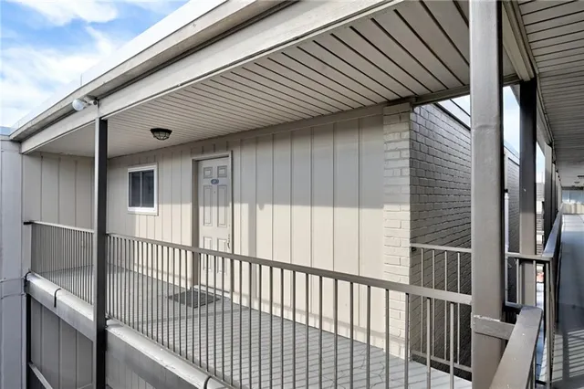 $1,850 | 500 Lake Marina Avenue, Unit 418, New Orleans, LA 70124