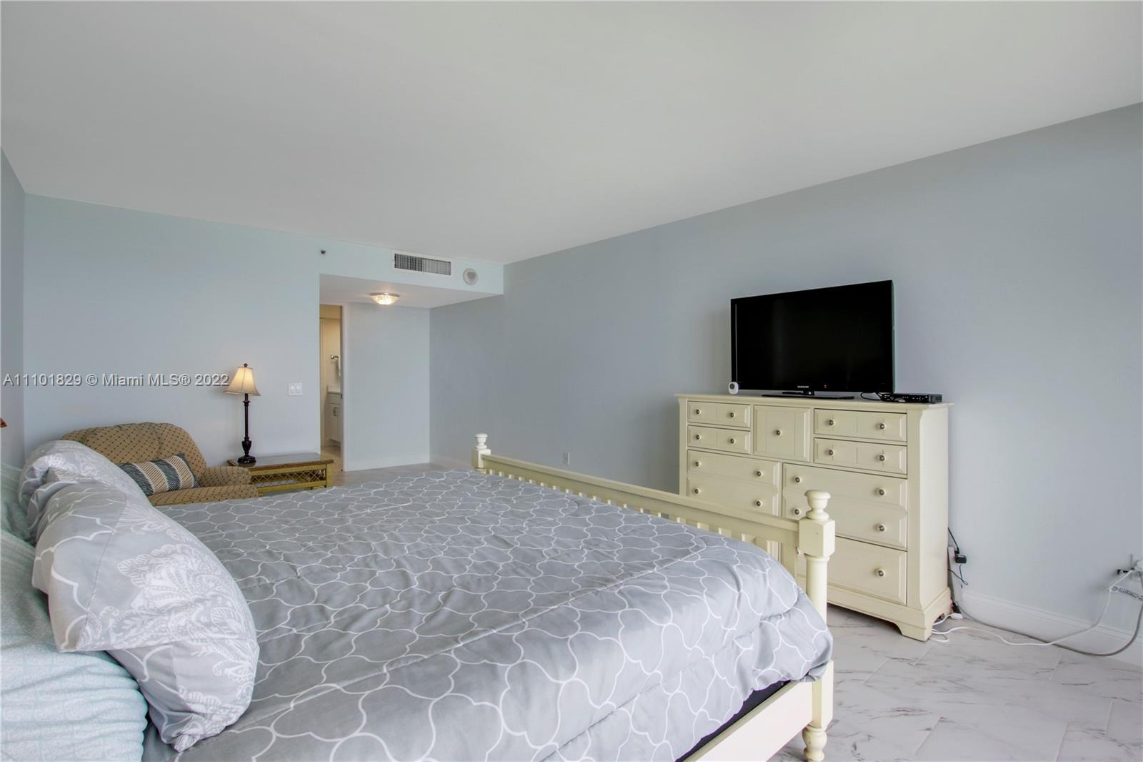 400 South Beach Road, Unit 302 Tequesta, FL 33469 - Photo 13 of 34 Gallery Image 13