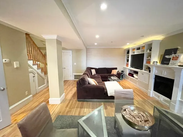 $5,200 | 27-29 Telegraph Street, Unit STREET, Boston, MA 02127