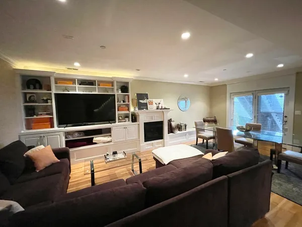 $5,200 | 27-29 Telegraph Street, Unit STREET, Boston, MA 02127