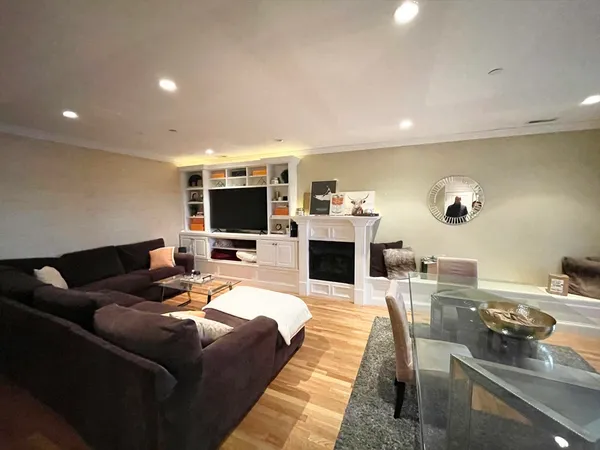 $5,200 | 27-29 Telegraph Street, Unit STREET, Boston, MA 02127