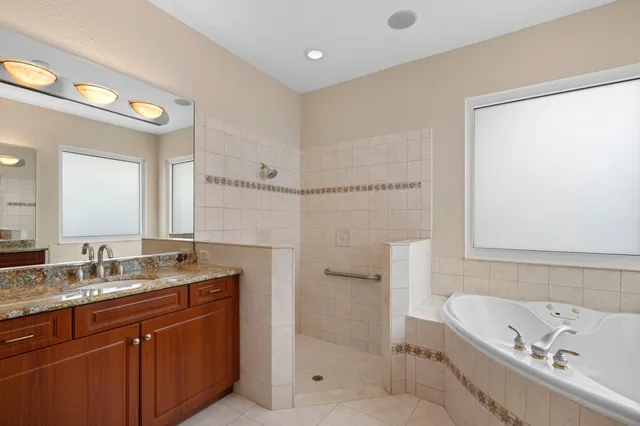 $990,000 | 7348 East Country Club Boulevard, Boca Raton, FL 33487