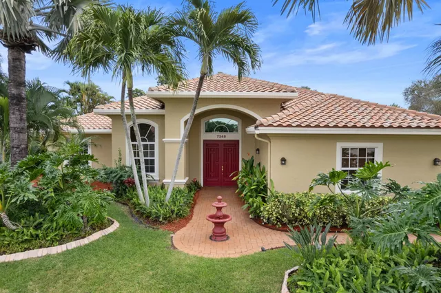 $990,000 | 7348 East Country Club Boulevard, Boca Raton, FL 33487