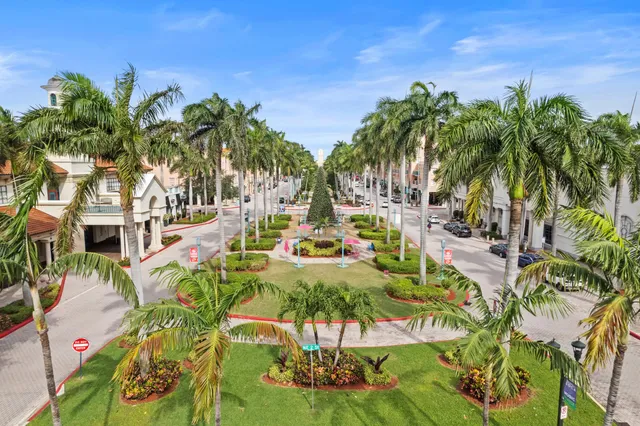 $990,000 | 7348 East Country Club Boulevard, Boca Raton, FL 33487