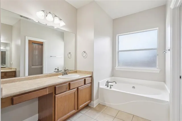 $299,000 | 669 Lake Iberville Court, Ponchatoula, LA 70454