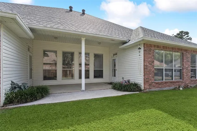 $299,000 | 669 Lake Iberville Court, Ponchatoula, LA 70454
